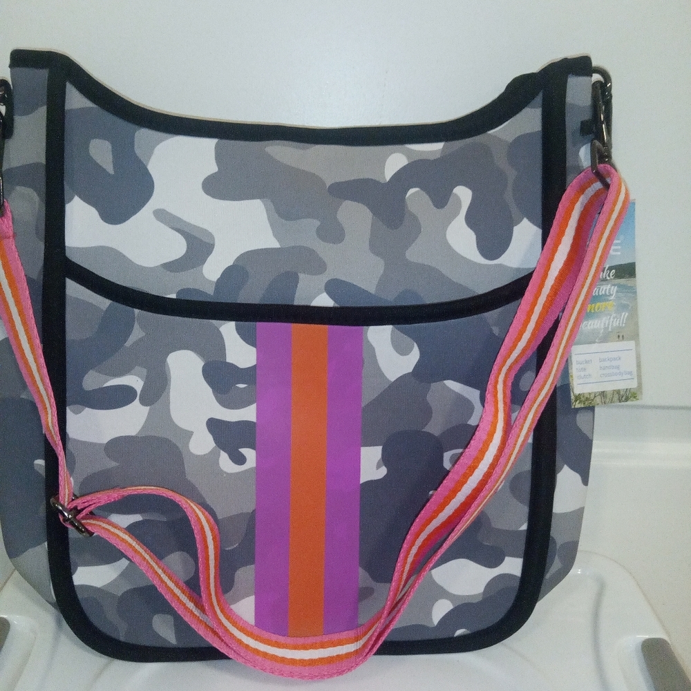 IBEE Crossbody/ Shoulder Bag.